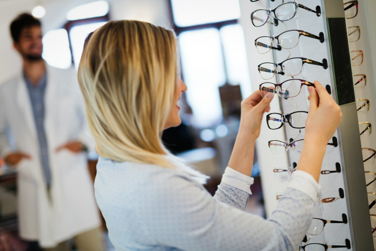 Optyk w Tychach - Jak poprawić dopasowanie okularów